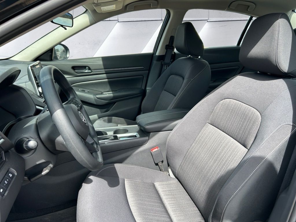 2025 Nissan Altima 2.5 S photo 7