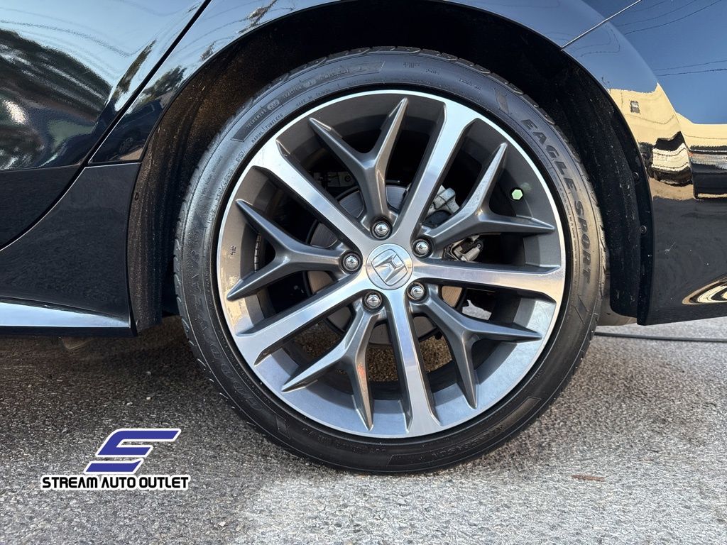 2023 Honda Civic Touring photo 5