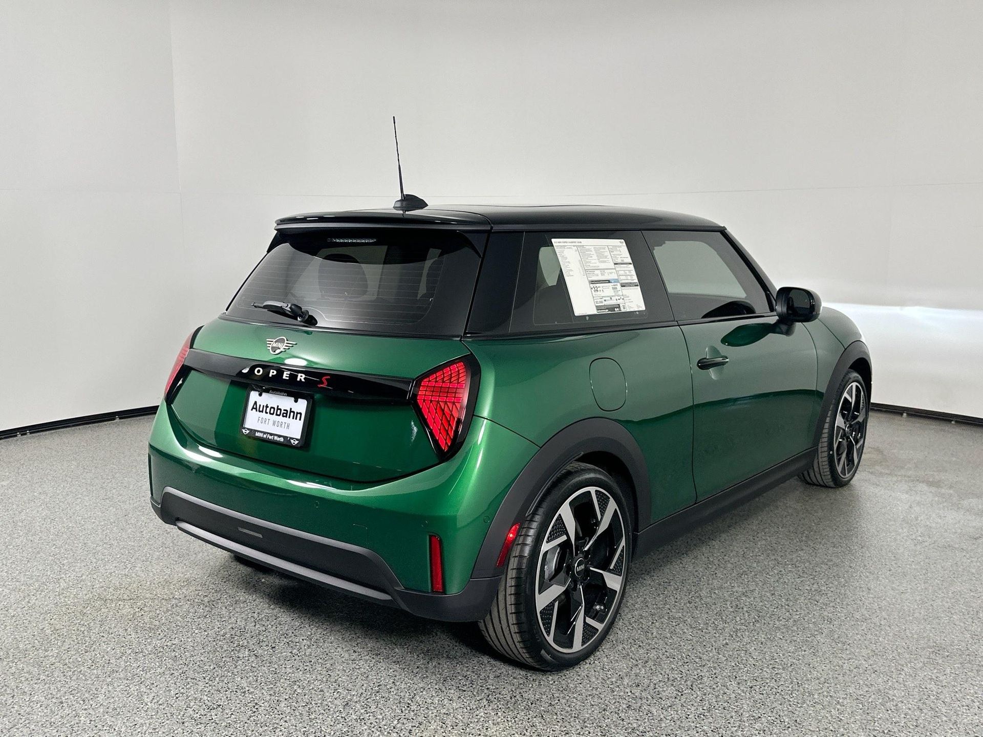 2025 Mini Cooper 2 Door Hardtop Signature photo 4