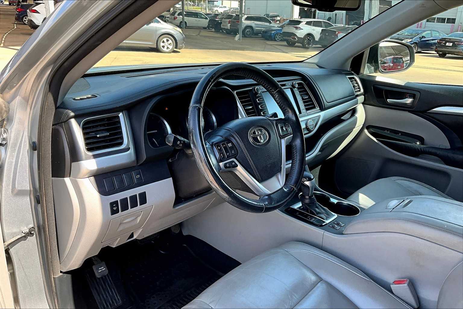 2015 Toyota Highlander XLE photo 15