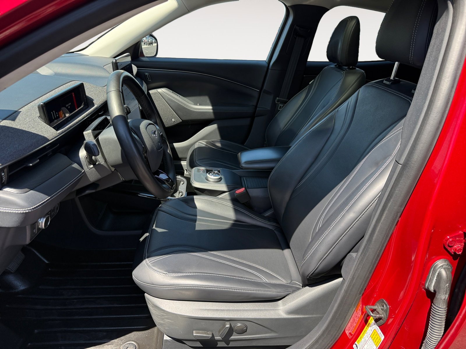 2022 Ford Mustang Mach-E Premium photo 10