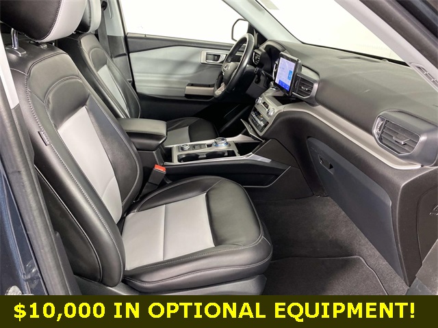 2022 Ford Explorer XLT photo 2