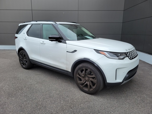 2024 Land Rover Discovery S photo 2