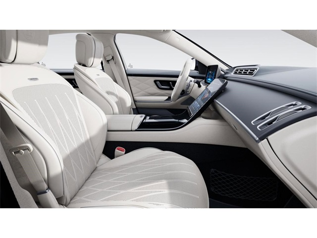 2025 Mercedes Benz S 63 e AMG 4MATIC photo 3