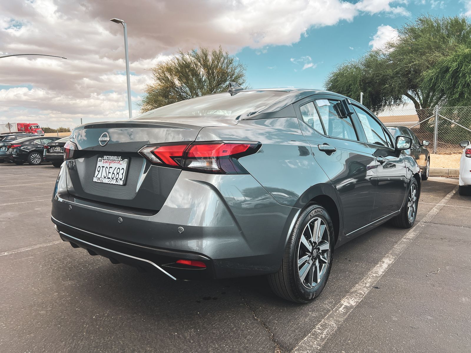 2025 Nissan Versa 1.6 SV photo 4