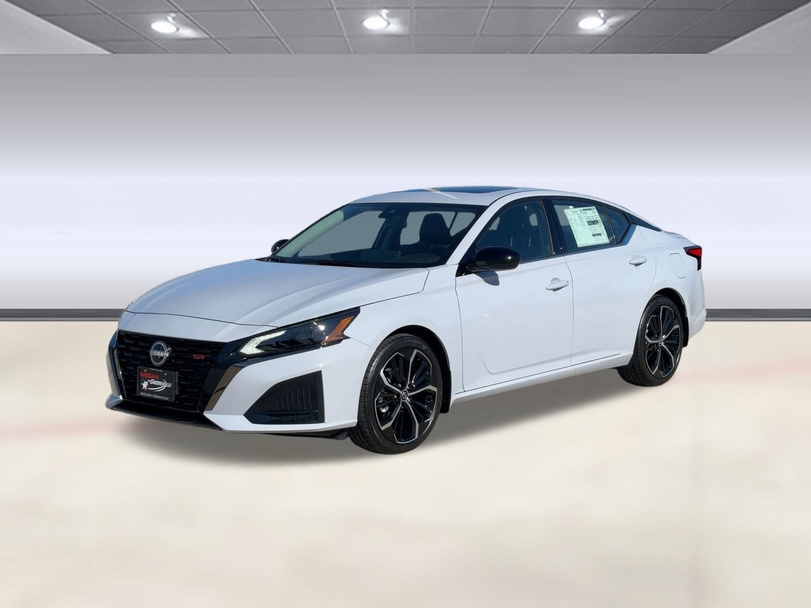 2025 Nissan Altima SR's photo