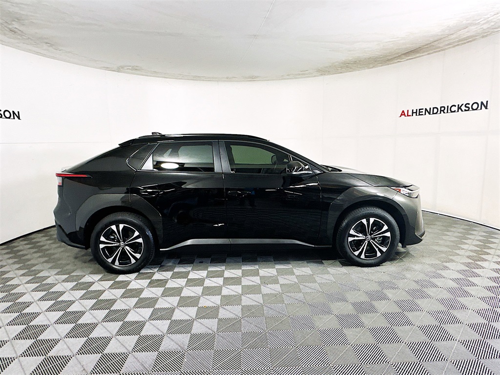 Used 2024 Toyota bZ4X XLE with VIN JTMAAAAA8RA052675 for sale in Coconut Creek, FL