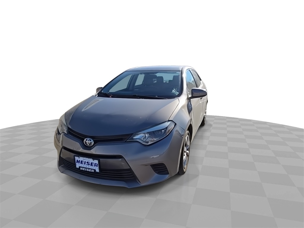 2015 Toyota Corolla LE photo 3