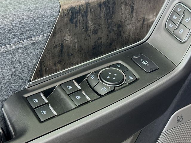 2025 Ford F-250 photo 17