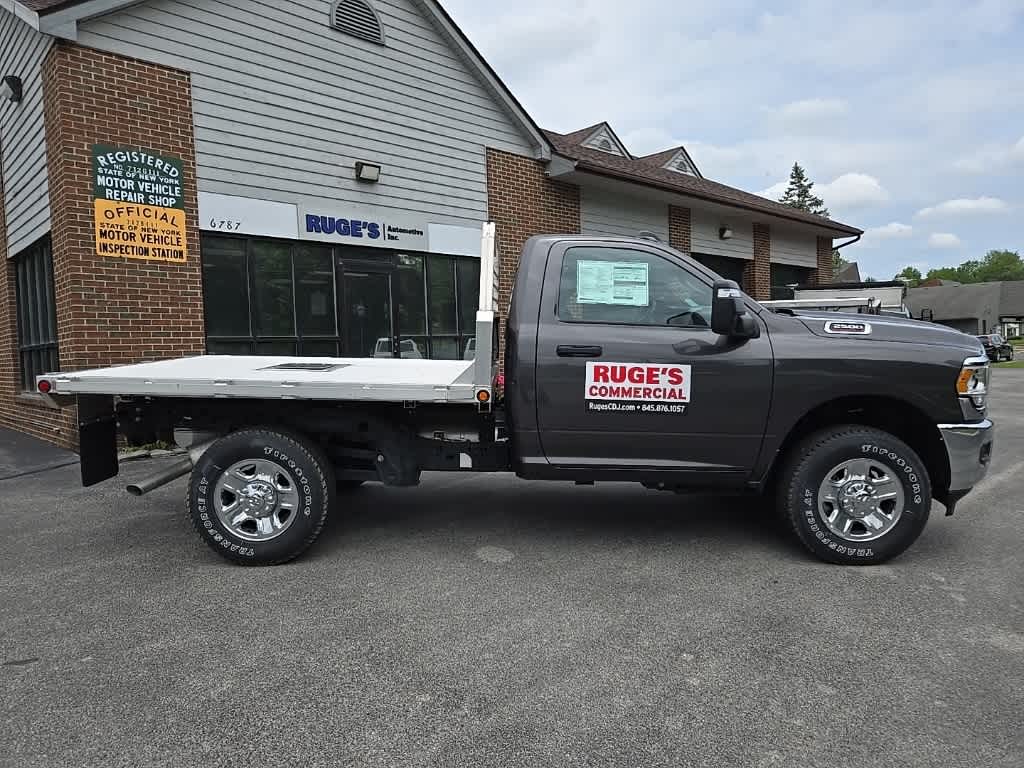 2023 Ram 2500 Tradesman photo 3