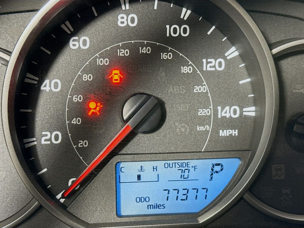 2016 Toyota RAV4 LE photo 9