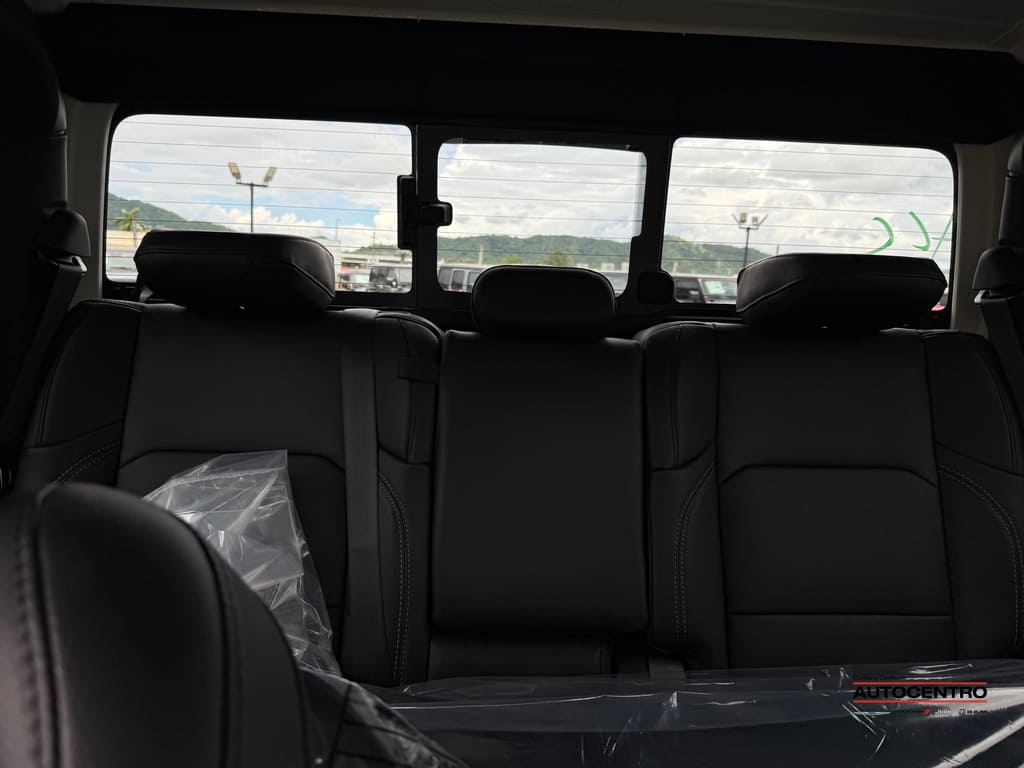 2025 Jeep Gladiator Sport photo 2