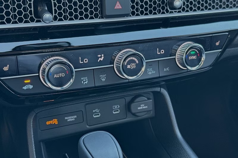 2026 Honda Civic Hybrid Sport Touring photo 17