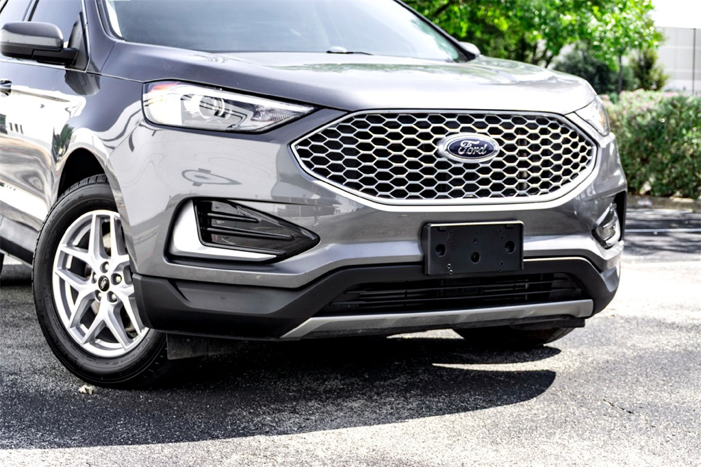2024 Ford Edge SEL photo 2