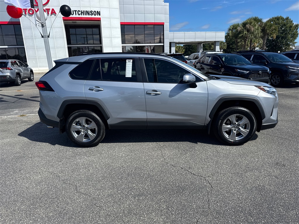 2025 Toyota RAV4 XLE photo 2