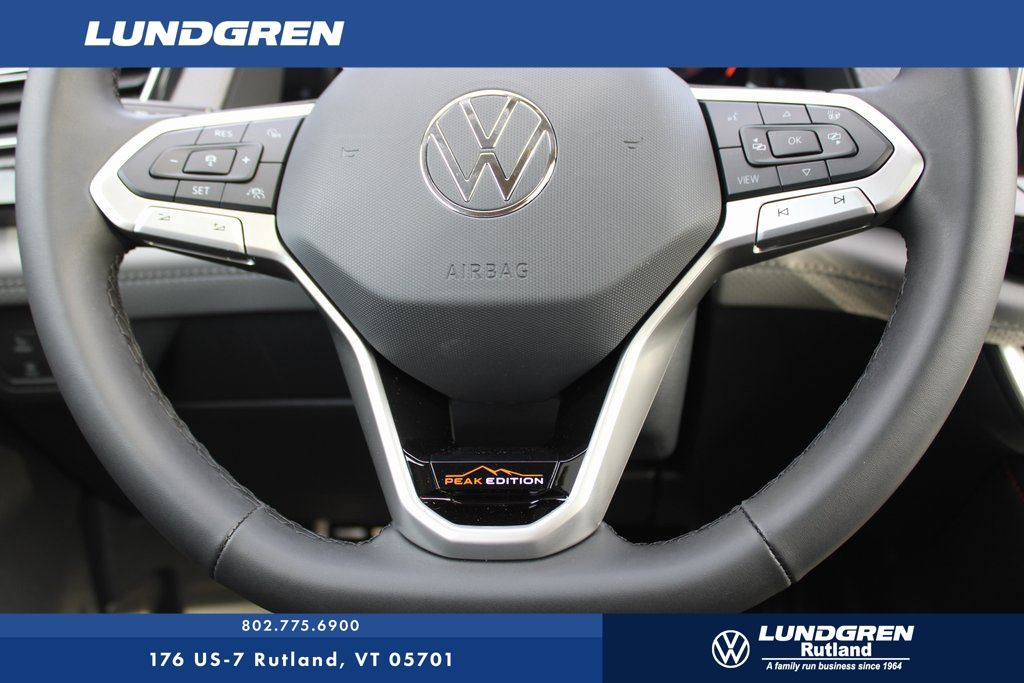 2024 Volkswagen Atlas Peak Edition SEL photo 18