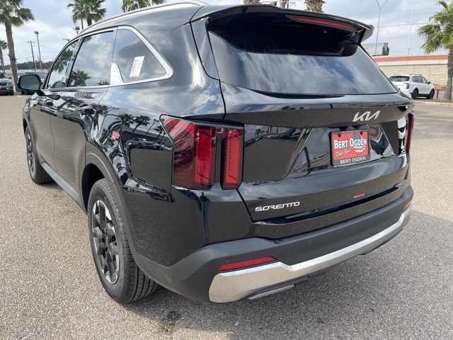 2025 Kia Sorento S photo 5