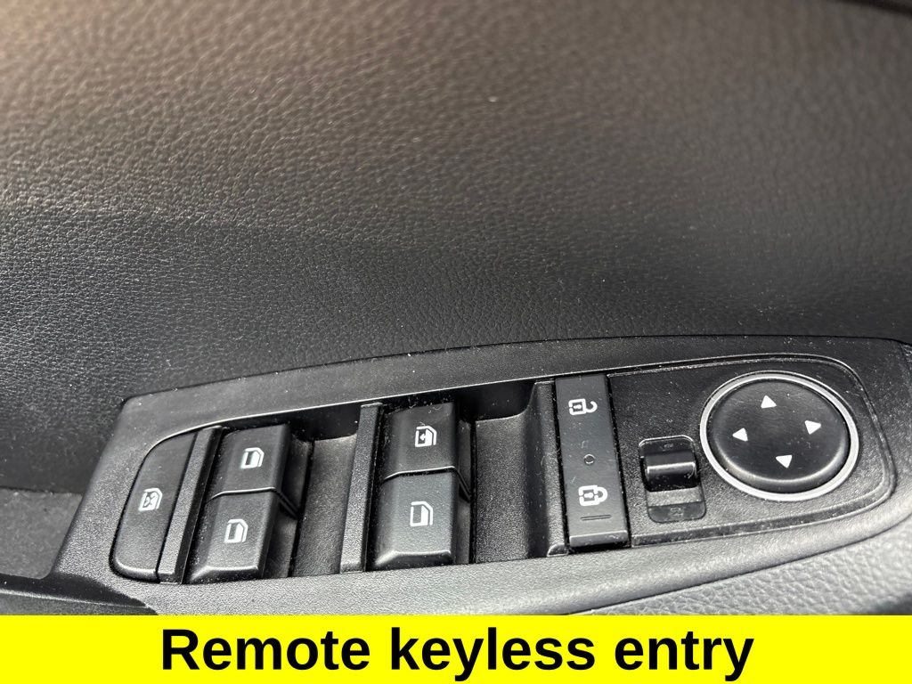 2023 Kia Seltos LX photo 13