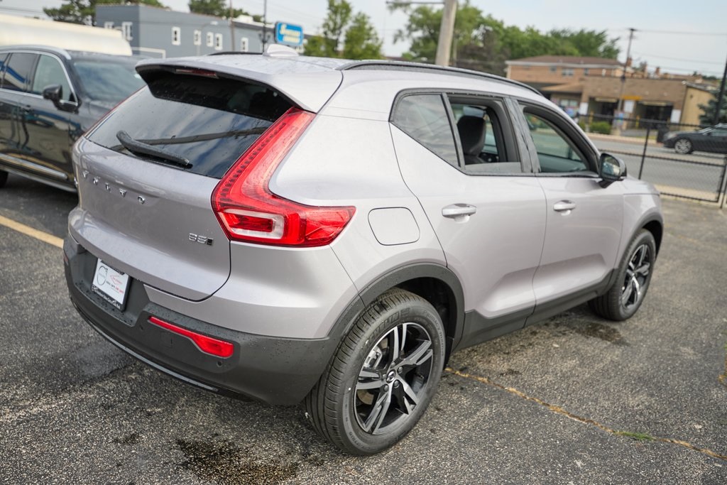 2026 VOLVO XC40 - Image 8