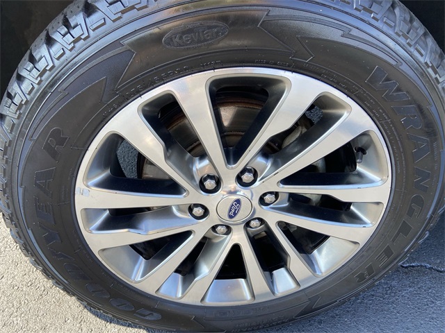 2018 Ford Expedition Limited photo 2