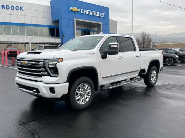 2025 Chevrolet Silverado 2500HD High Country photo 3