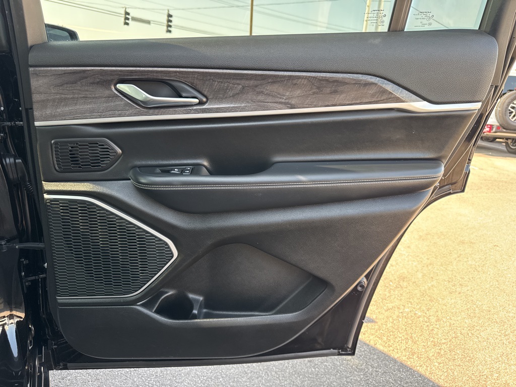 2021 Jeep Grand Cherokee Limited photo 16