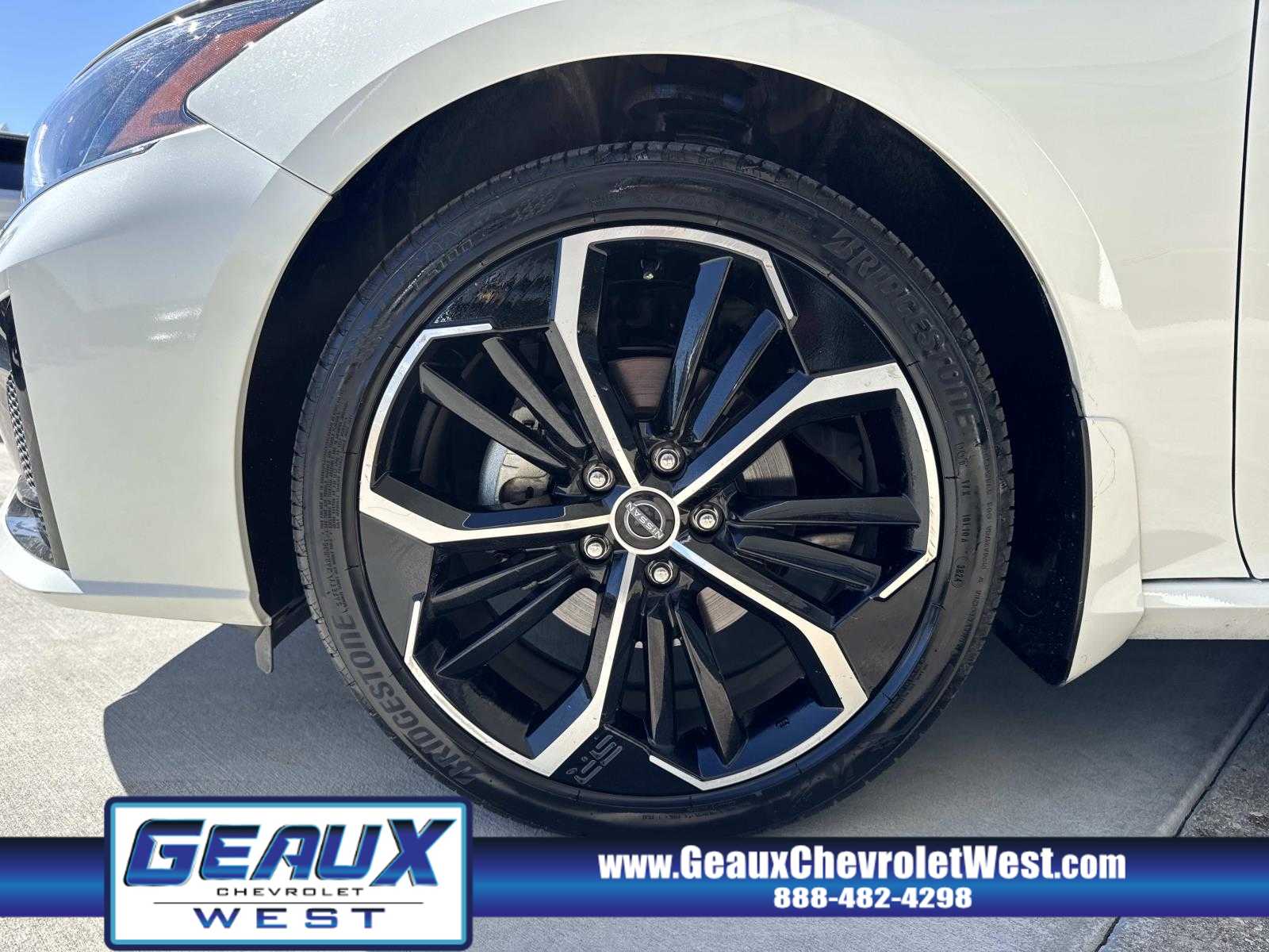 2025 Nissan Altima SR photo 3