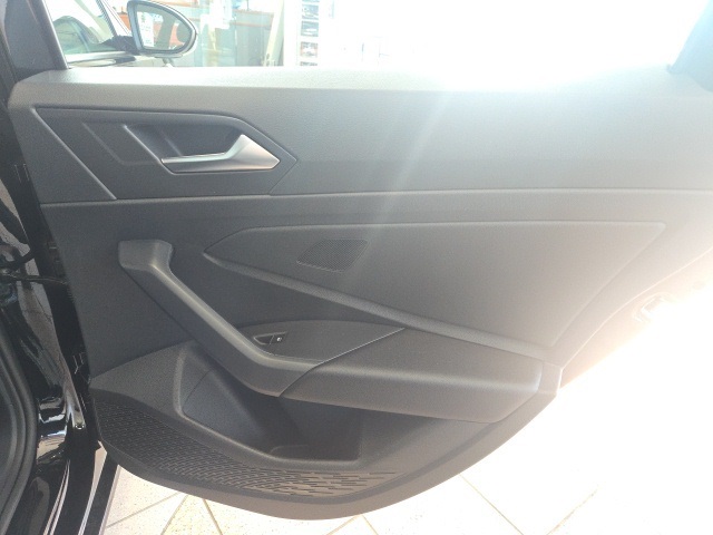 2025 Volkswagen Jetta Sport photo 12