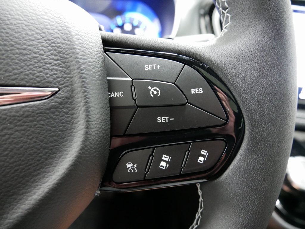 2026 Chrysler Pacifica Limited photo 20