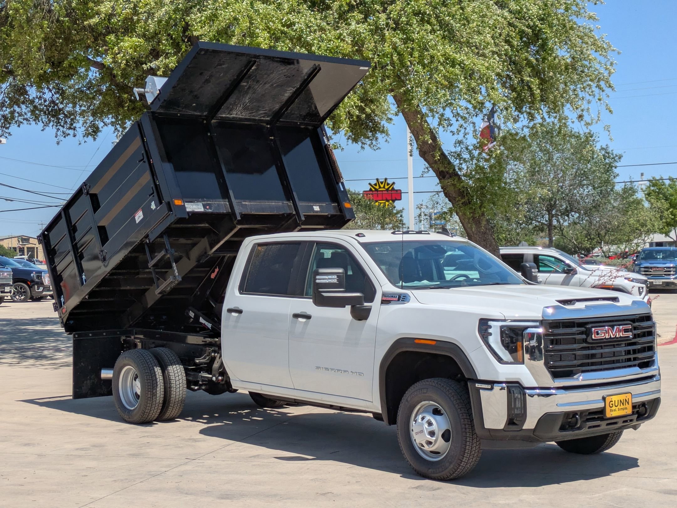 2025 Gmc Sierra 3500 HD Pro photo 2