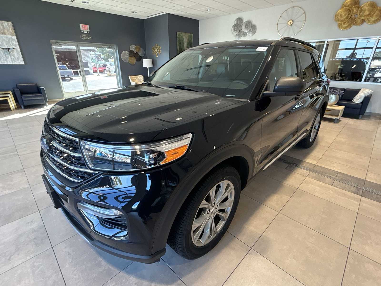 2023 Ford Explorer XLT photo 5