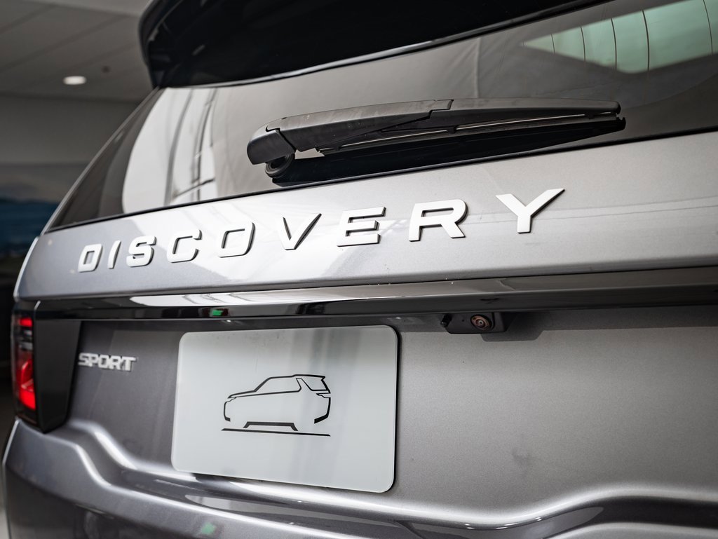 2025 Land Rover Discovery Sport S photo 16