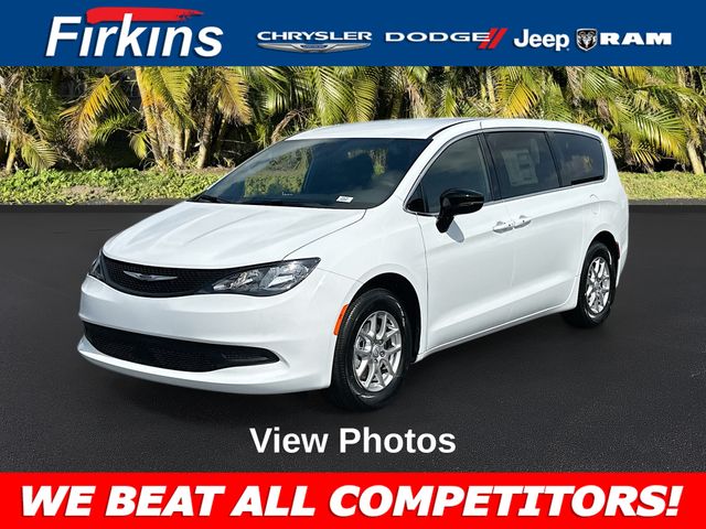 2025 Chrysler Voyager LX's photo