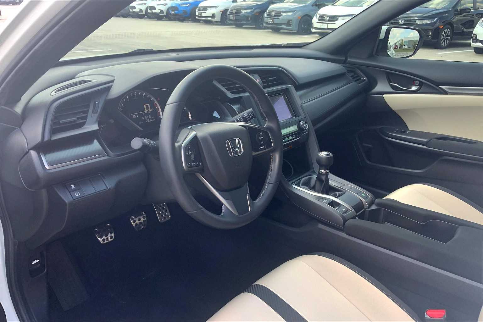 2018 Honda Civic Hatchback Sport photo 16