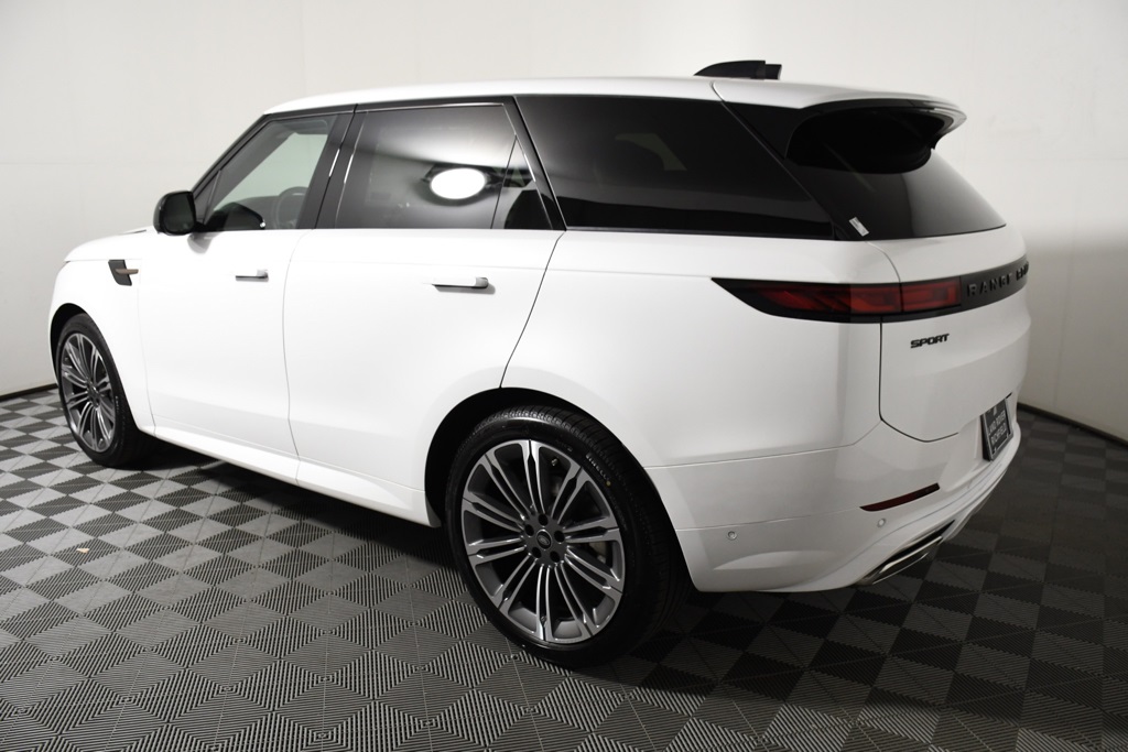 2025 Land Rover Range Rover Sport SE photo 2
