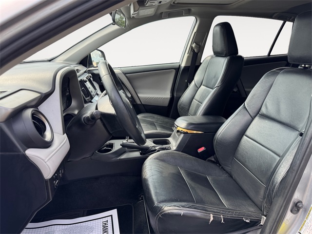 2017 Toyota RAV4 XLE photo 9