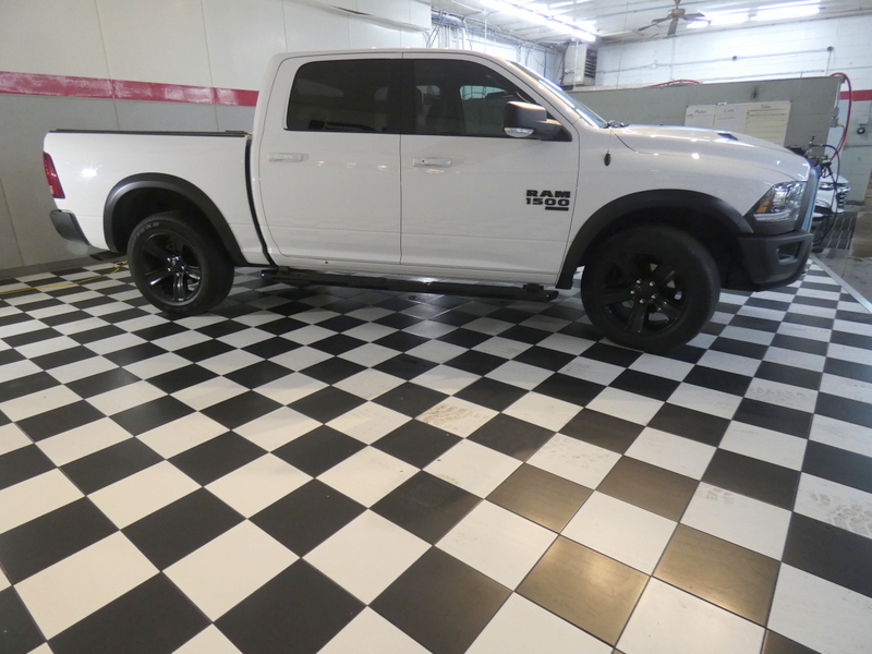 2022 Ram 1500 Classic Warlock photo 3