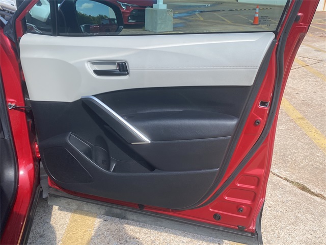 2023 Toyota Corolla Cross LE photo 9