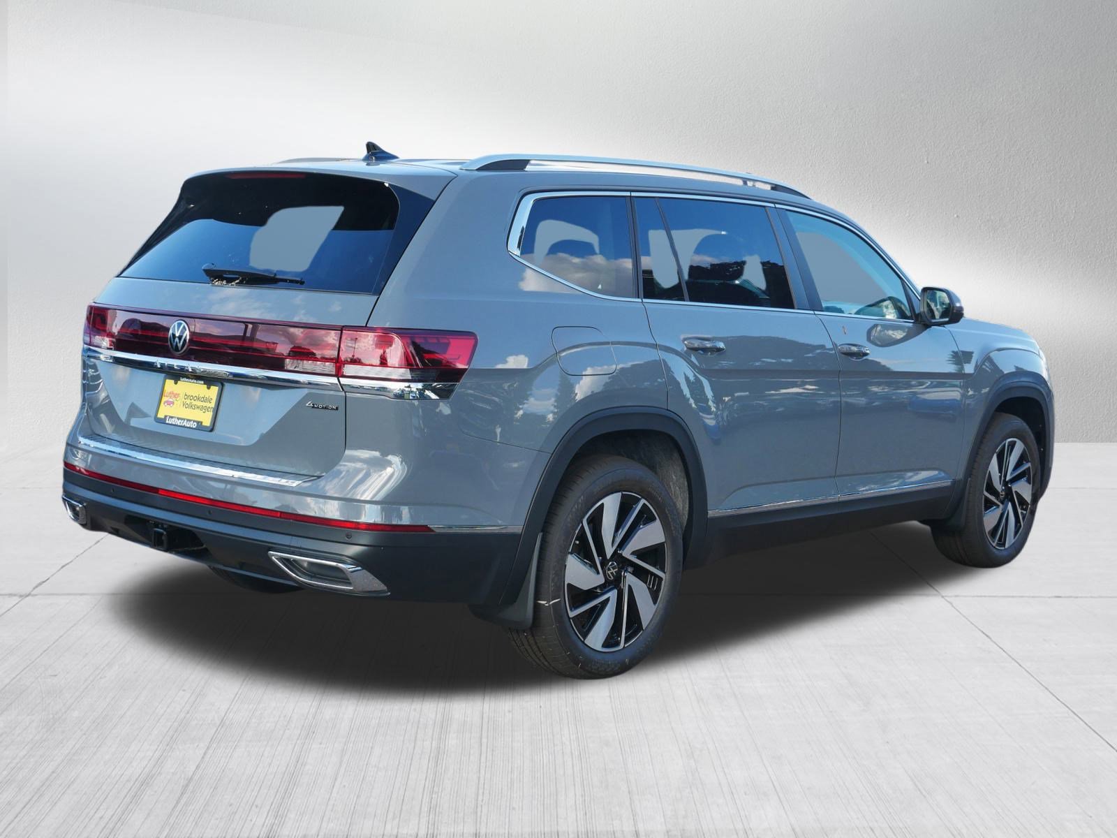 2026 Volkswagen Atlas SEL photo 3