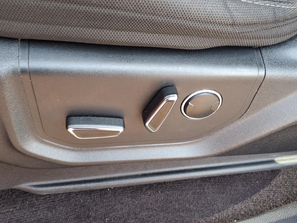 2015 Ford F-150 XLT photo 4