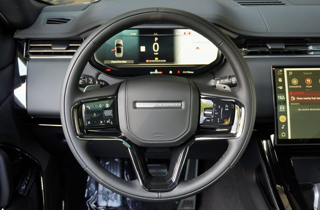 2025 Land Rover Range Rover Sport SE photo 13