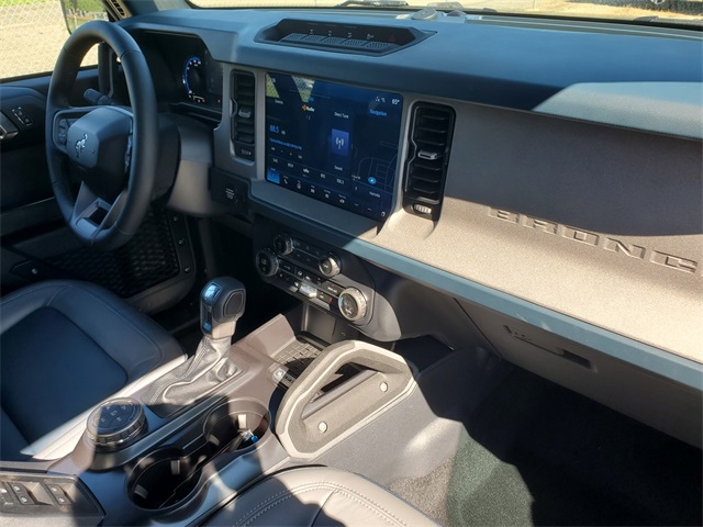 2024 Ford Bronco Outer Banks photo 17