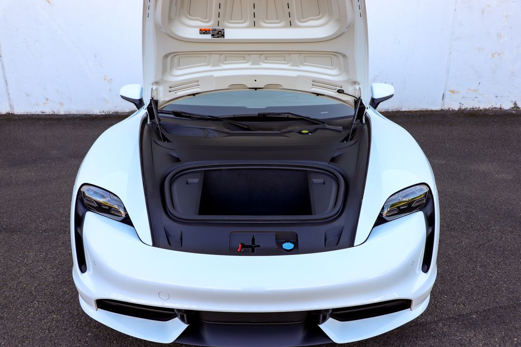 2020 Porsche Taycan Turbo photo 40