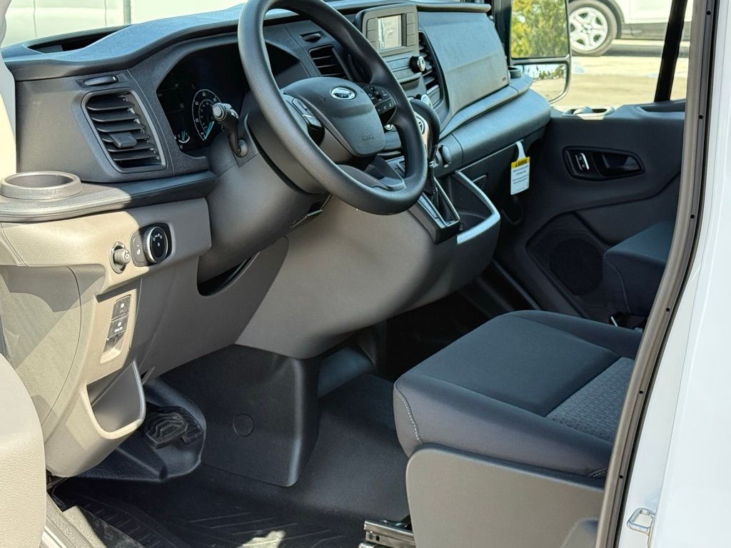 2025 Ford Transit photo 2