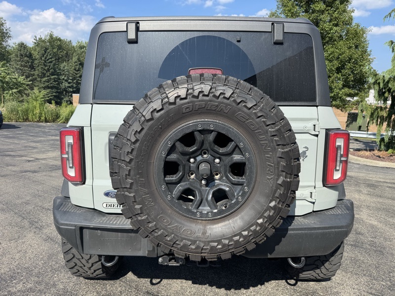 2022 Ford Bronco Badlands photo 3