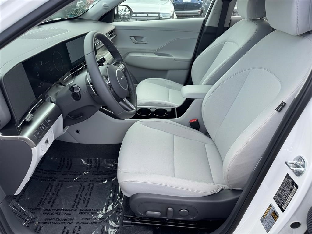 2025 Hyundai Kona SEL photo 3