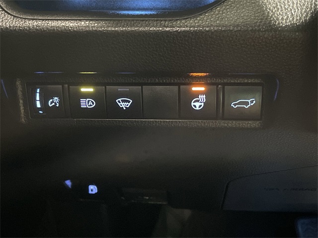 2019 Toyota RAV4 Hybrid XSE photo 30