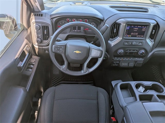 2025 Chevrolet Silverado 2500HD Custom photo 15
