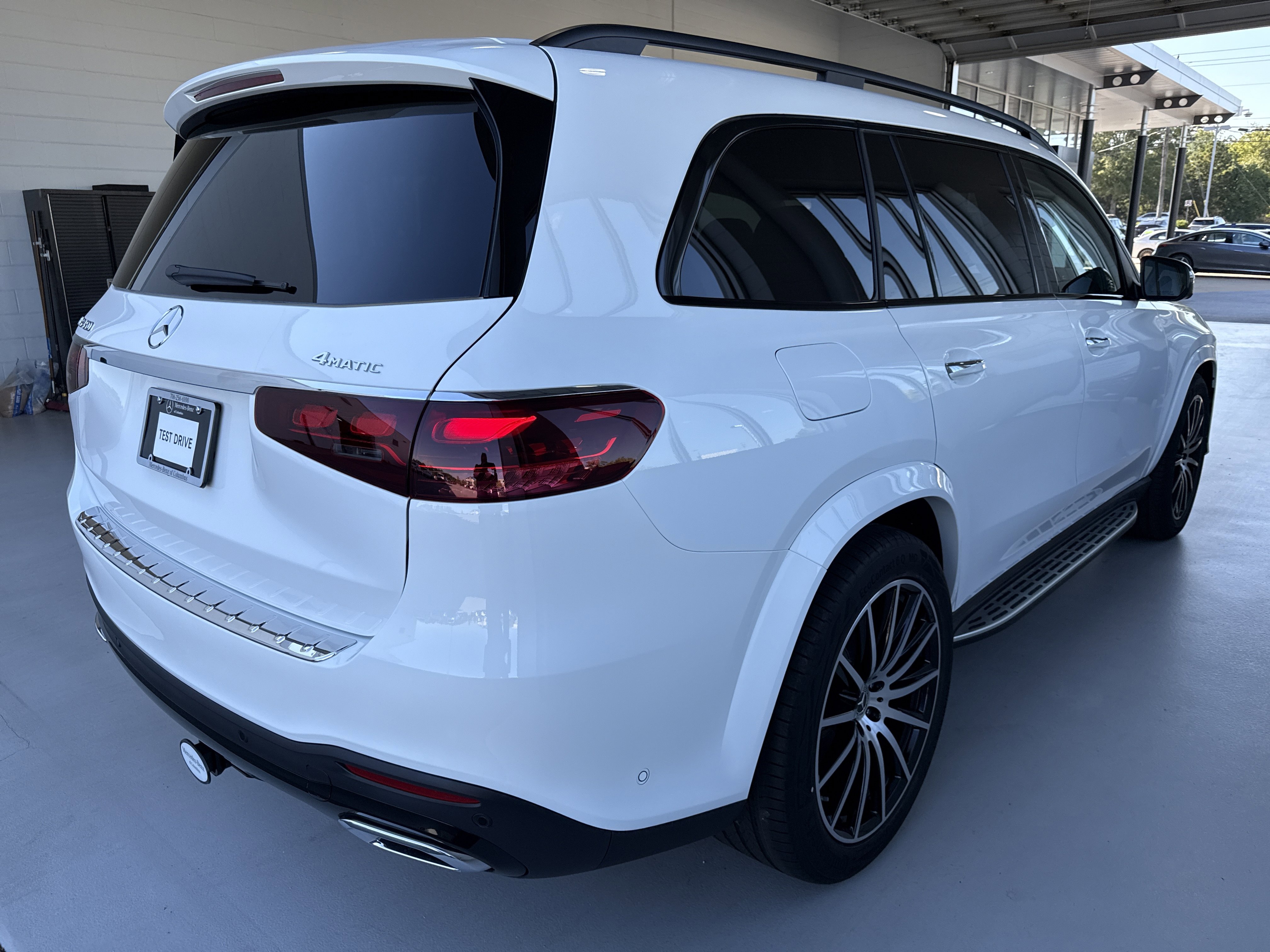 2026 Mercedes Benz GLS 450 4MATIC photo 4