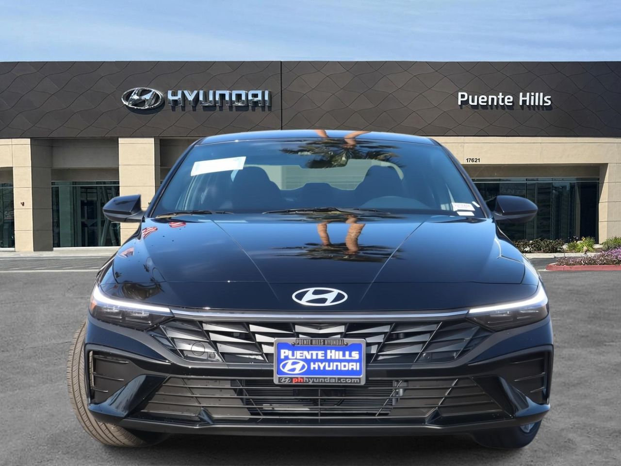 2025 Hyundai Elantra Hybrid SEL Sport photo 2